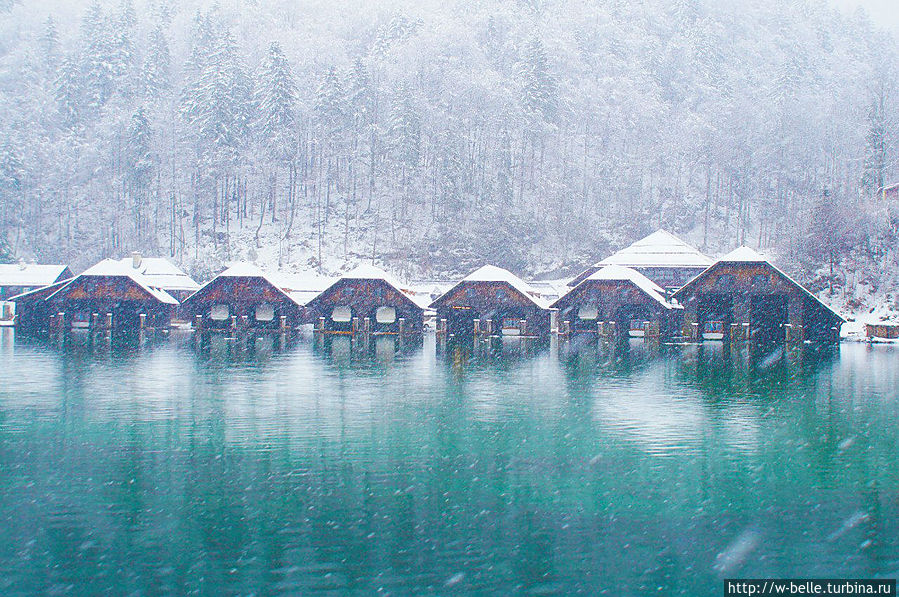 лодочные ангары... лодочные ангары...