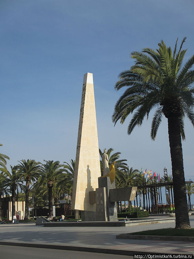 Памятник королю Арагона Хайме I Завоевателю Салоу, Испания