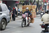Перевозить самые немыслимые грузы на мотоциклах — национальная особенность вьетнамцев. У них по местному телевидению даже есть передача, в которой показывают видео и фото, посвященные этой теме.