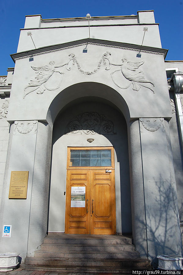 Особняк И.П.Шмидта с гротом, Волжская 32. Детали Саратов, Россия Особняк И.П.Шмидта с гротом, Волжская 32. Детали Саратов, Россия