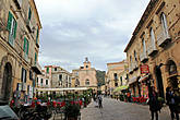 Главная улица города –  проспект Vittorio Emanuele II.