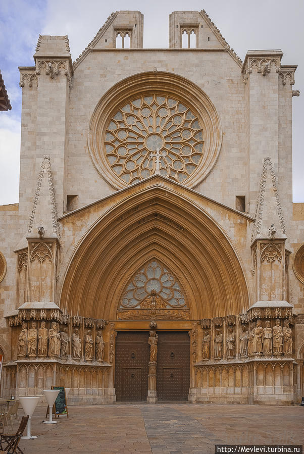 Кафедральный собор Таррагоны Таррагона, Испания Кафедральный собор Таррагоны Таррагона, Испания
