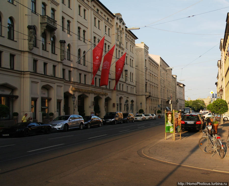 На улицах Мюнхена Мюнхен, Германия На улицах Мюнхена Мюнхен, Германия