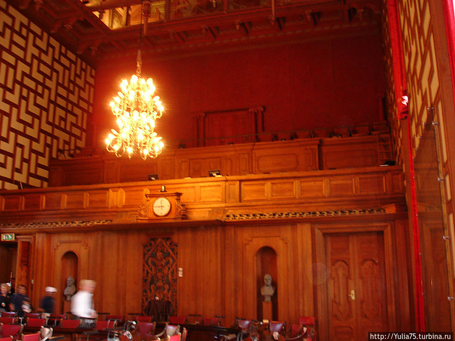 Ратуша-зал заседаний Ратуша-зал заседаний