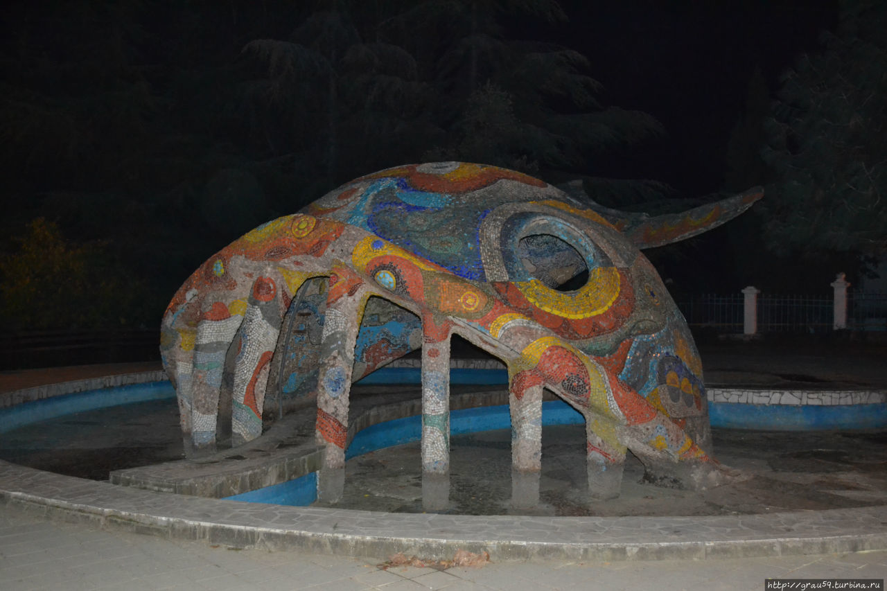 Прогулка по Приморскому парку Алушта, Россия Прогулка по Приморскому парку Алушта, Россия