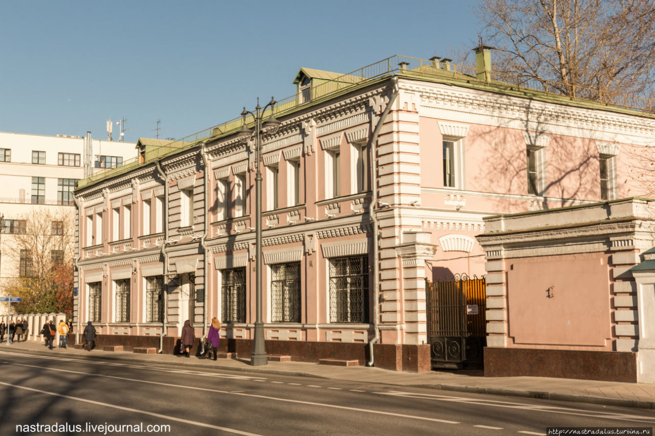 Музыкальный колледж эстрадного и джазового искусства, ранее богадельня: Москва, Россия