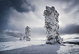 Останцы в снегу (фото Даниила Коржонова)