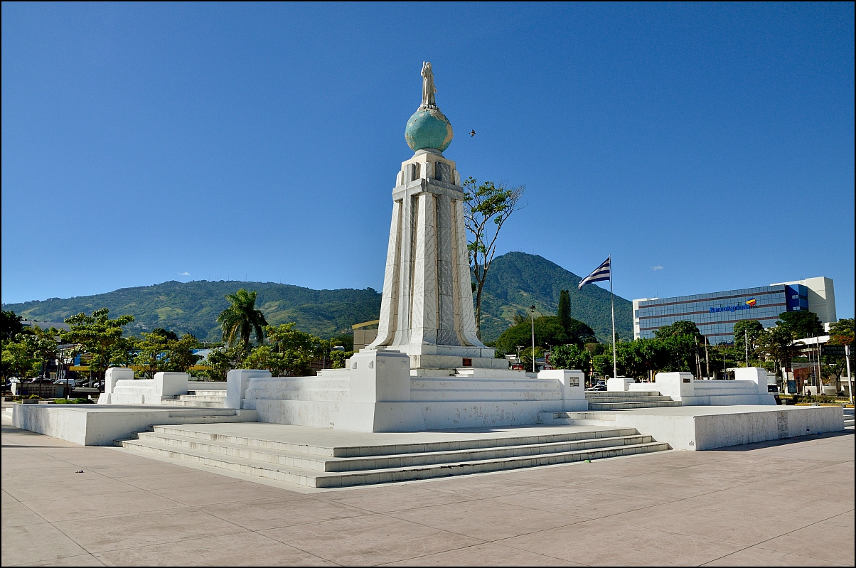 Спаситель Мира / Monumento al Divino Salvador del Mundo