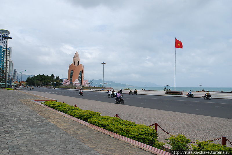 Проспект вдоль моря Нячанг, Вьетнам