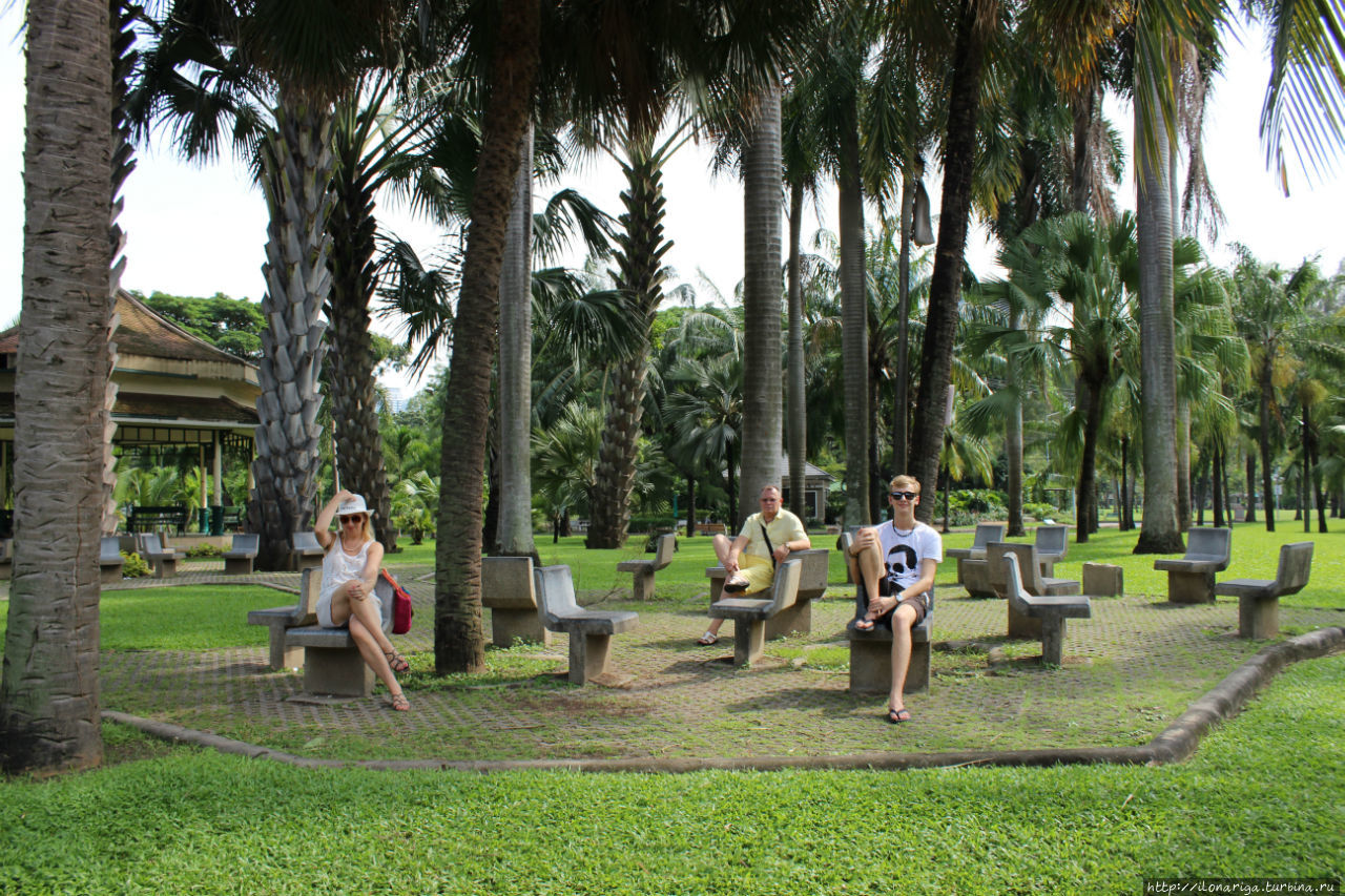 Я люблю уговорить всех на подобное фото. Вначале всем не хочется, а потом все улыбаются, глядя на него:) Я люблю уговорить всех на подобное фото. Вначале всем не хочется, а потом все улыбаются, глядя на него:)