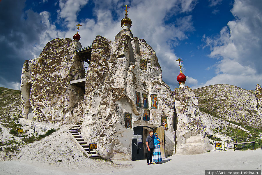 Старейшие в России пещерные храмы Костомарово, Россия