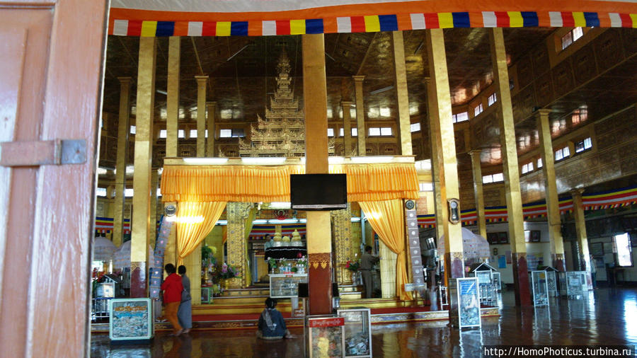 пагода Пхаунг До У, те самые колобки, снятые от бедра Озеро Инле, Мьянма