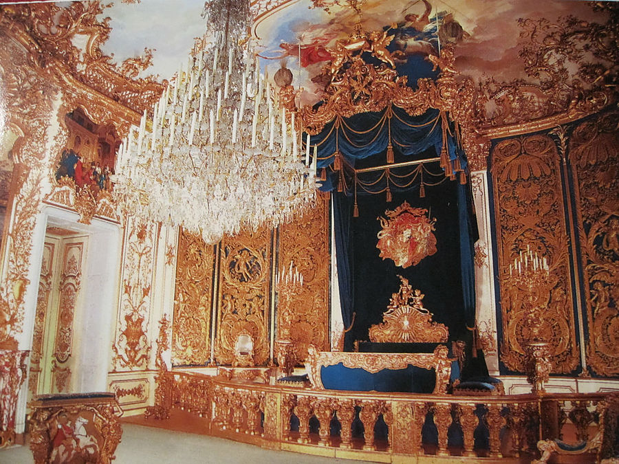 Линдерхоф. Спальня Людвига II. Фото из интернета. Земля Бавария, Германия