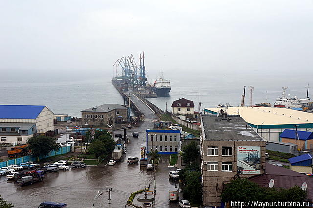 Вид   на   Южный   порт. Корсаков, Россия