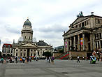 Площадь в восточном Берлине — Жандармермаркт.