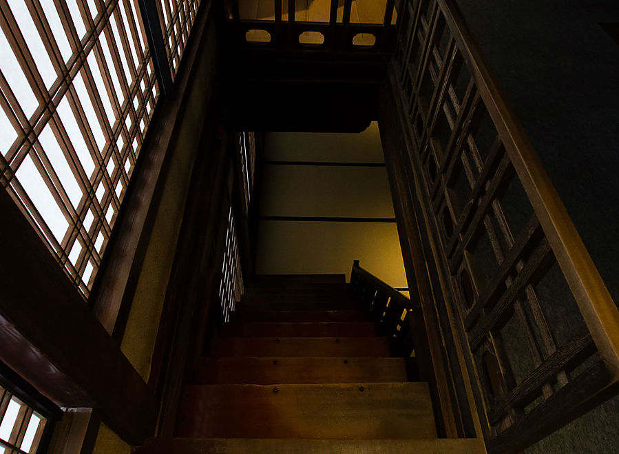 Шкаф-лестница, вид сверху. Утико, Япония