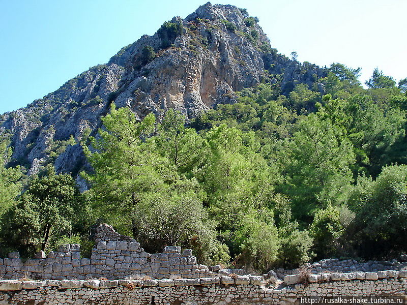 Олимпос, прогулка продолжается Олимпос, Турция Олимпос, прогулка продолжается Олимпос, Турция