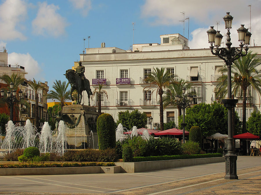 И мы завершили нашу утреннюю прогулу на центральной площади Plaza del Arenal.
Со времён мавров здесь было место сбора горожан
Площадь реконструирована, под ней расположена многоярусная автостоянка, где, кстати, мы оставили и наше авто. И мы завершили нашу утреннюю прогулу на центральной площади Plaza del Arenal.
Со времён мавров здесь было место сбора горожан
Площадь реконструирована, под ней расположена многоярусная автостоянка, где, кстати, мы оставили и наше авто.