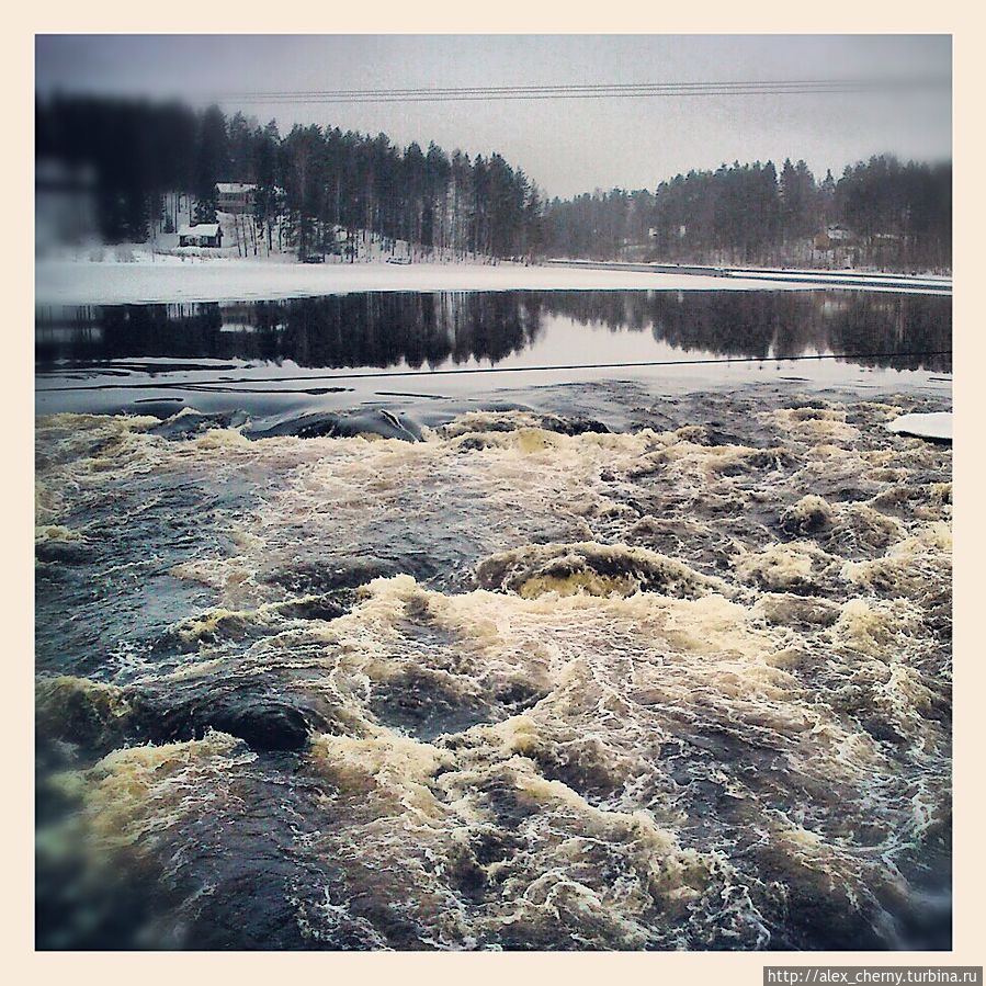 деревенька Laukaa и озеро с незамерзающими порогами Ювяскюля, Финляндия