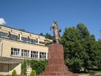 Памятник Орджоникидзе на территории санатория