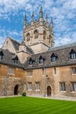 Mob Quad  — старейший Оксфордский четырехугольный дворик и часовня Мертон Колледжа. Фото из интернета