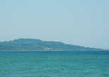 Вид на море с пляжа Нового Афона. Вероятно, справа в кадре уже Сухум.