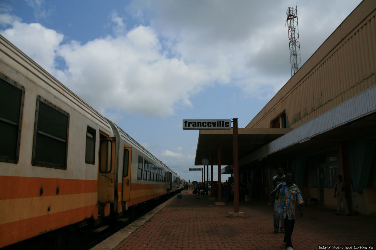 Уникальная железная дорога Франсвиль, Габон