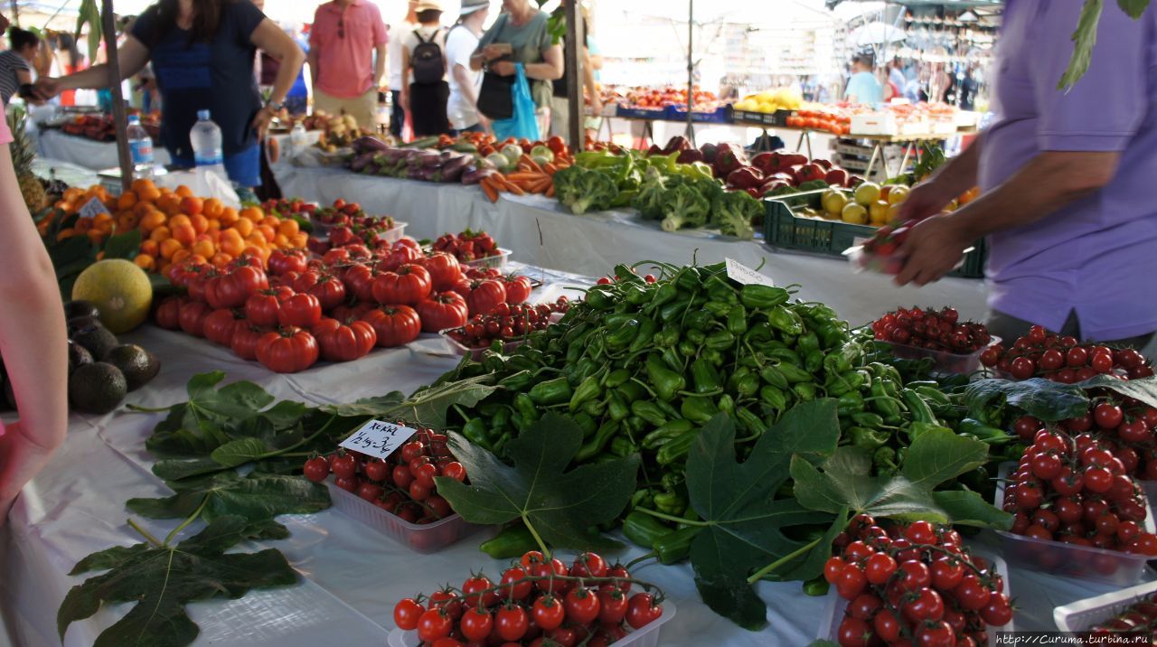 Рынок в Алькудии Алькудия, остров Майорка, Испания