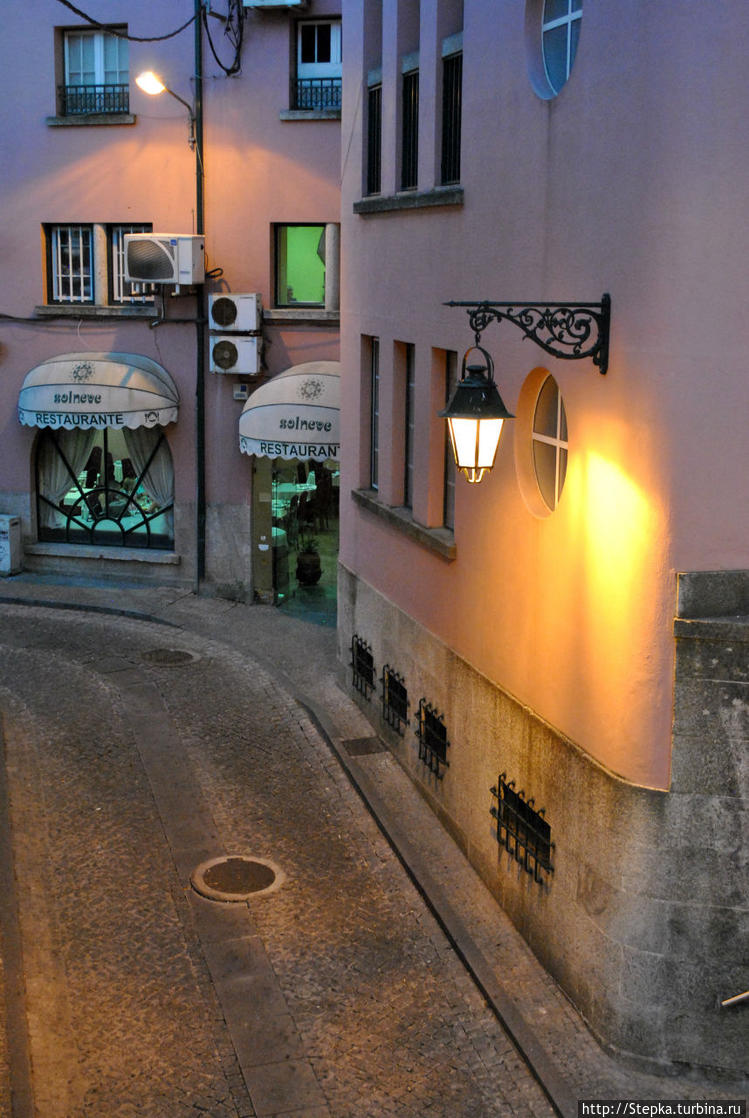 На одной из старых улочек На одной из старых улочек