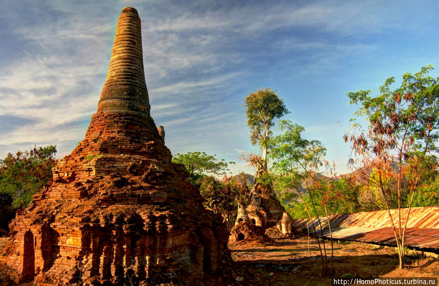 Лес ступ Озеро Инле, Мьянма Лес ступ Озеро Инле, Мьянма