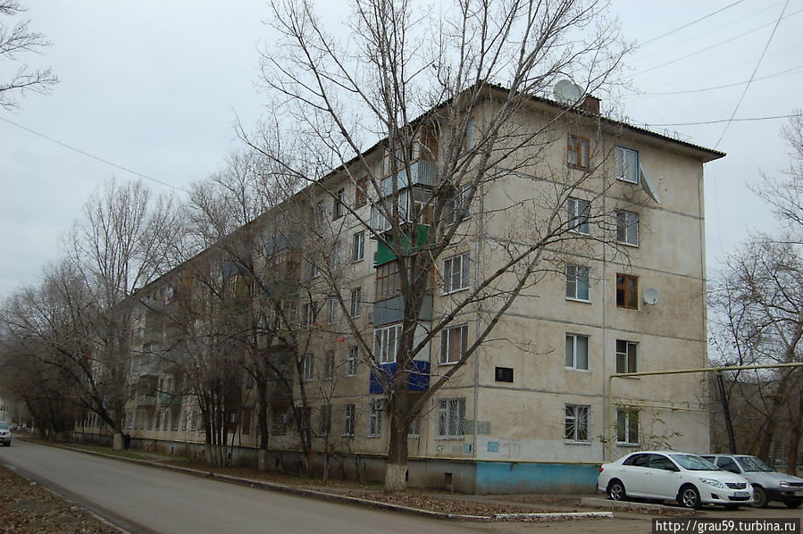 Дом ,где установлена мемориальная доска Уральск, Казахстан