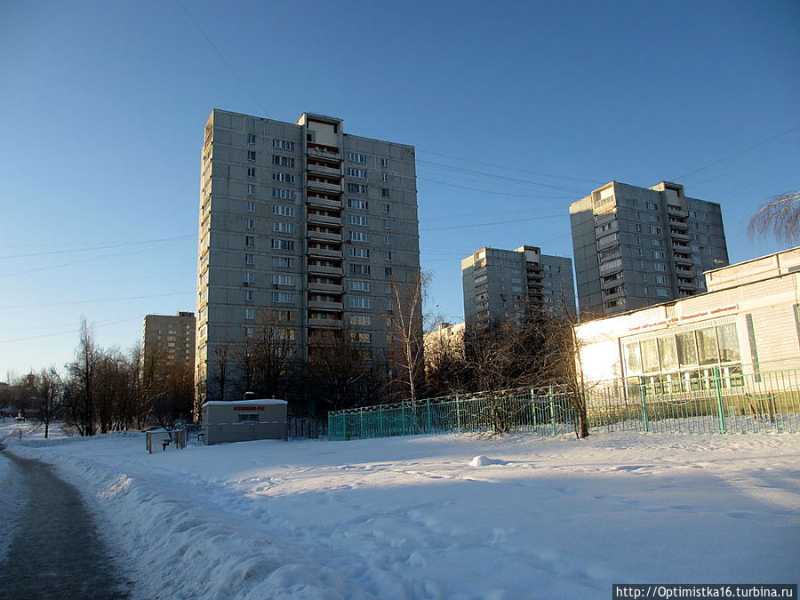 А это — дом, в котором я живу. Москва, Россия