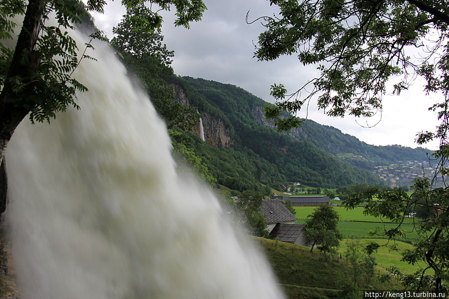 Стейндальсфоссен – водопад с изнанки Норхеймсунн, Норвегия