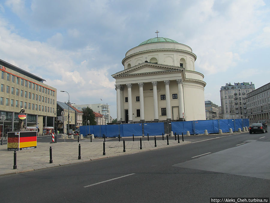 Костел Св. Александра на площади Трех крестов. Построен в 1825 году и освящен  18 июня 1826 года. Варшава, Польша