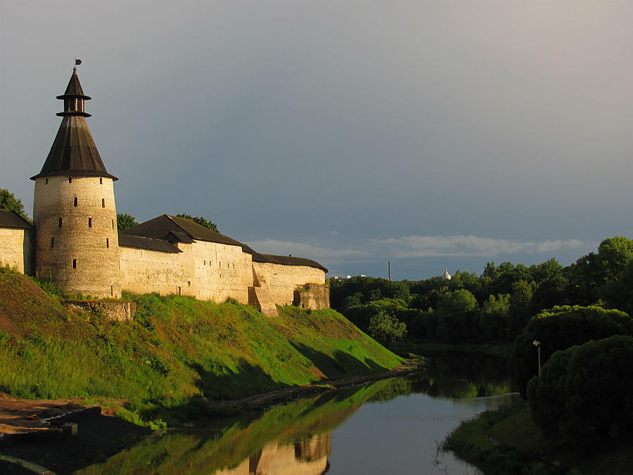 Псков. Утро и вода