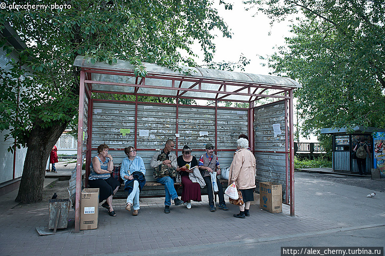 Автобусная остановка, зде Автобусная остановка, зде