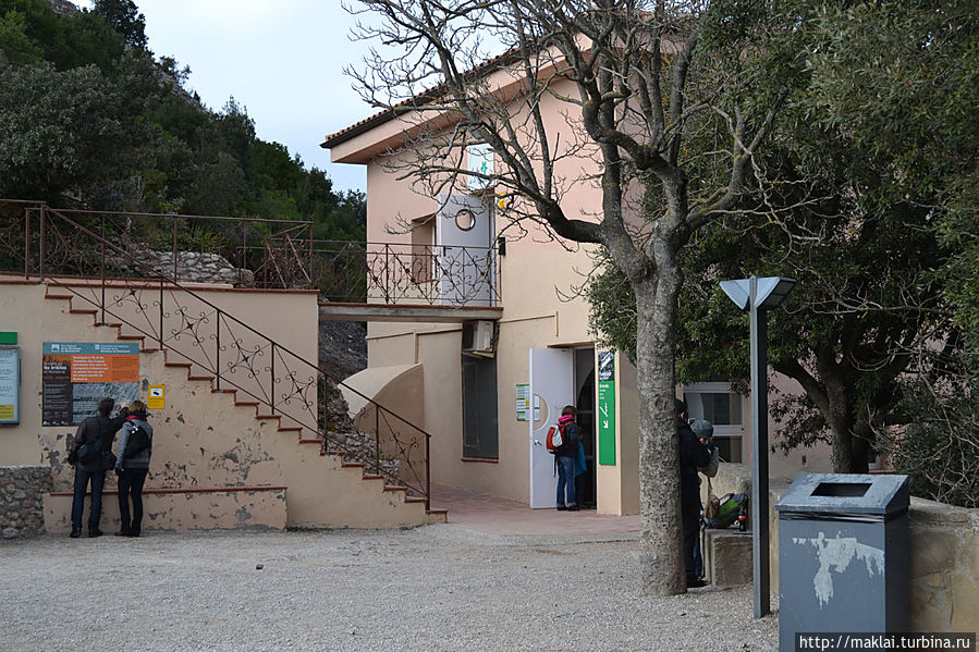 Верхняя станция фуникулёра Sant Joan. Монастырь Монтсеррат, Испания