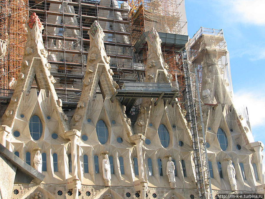 Осмотр Саграда Фамилия в компании аудиогида Барселона, Испания Осмотр Саграда Фамилия в компании аудиогида Барселона, Испания