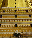 Это — памятная доска в основании колосса тому самому монаху, которому пришла в голову и успешно материализовалась идея возвести на вершине холма самого большого Будду.