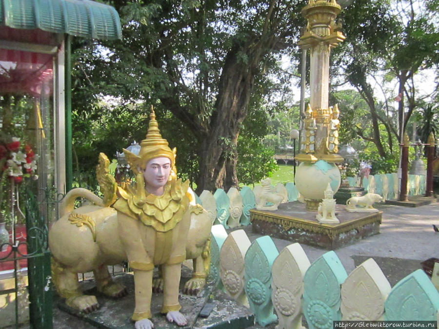 Kandawgyi Lake monastery Янгон, Мьянма