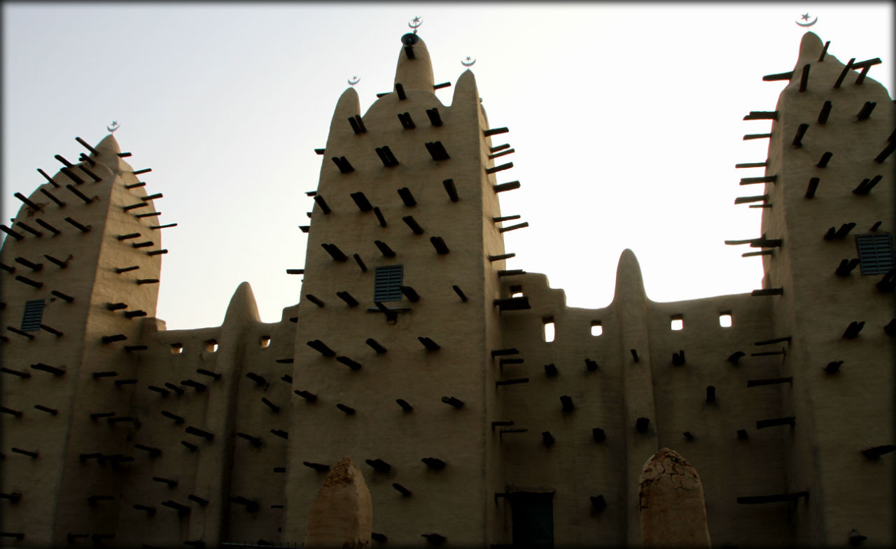 «Грязная ткань» или город из трех святых букв Сан, Мали