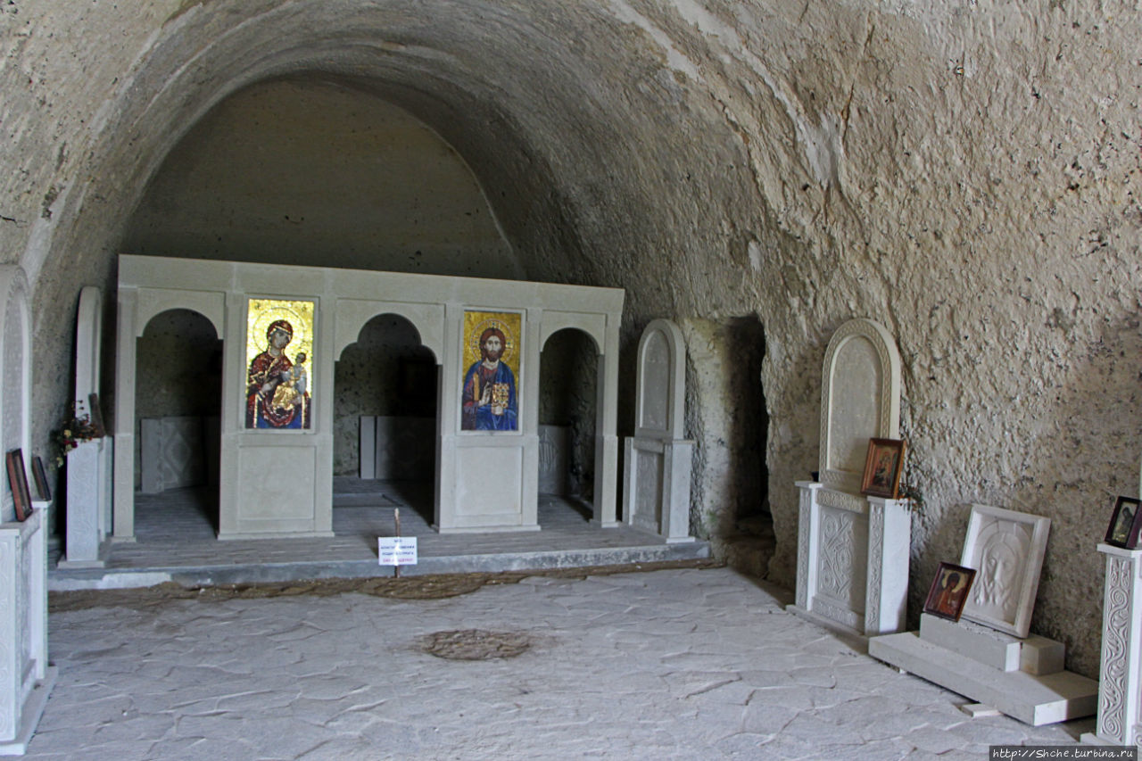 Лядовский Свято-Усекновенский скальный монастырь Лядова, Украина