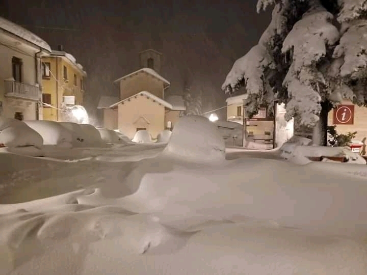 Снежная сказка в регионе Abruzzo, февраль 2022 Пескара, Италия