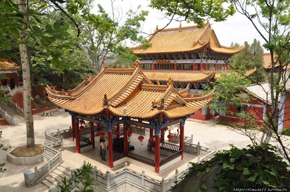Бамбуковый храм Куньмин, Китай