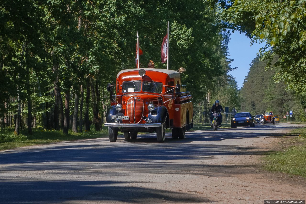 Сбор старинных автомобилей, посвященный 100-летию Латвии. Бабите, Латвия