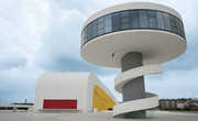 Культурный центр был спроектирован архитектором Оскаром Нимейером в 2006 году. Строительство началось в апреле 2008 года, завершено в декабре 2010 года. Торжественное открытие состоялось 26 марта 2011 года