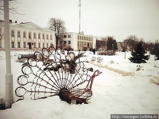 Впрочем, перейдем обратно к современным персонажам. Кстати в Любани очень много и светящихся животных.. Любань, Беларусь