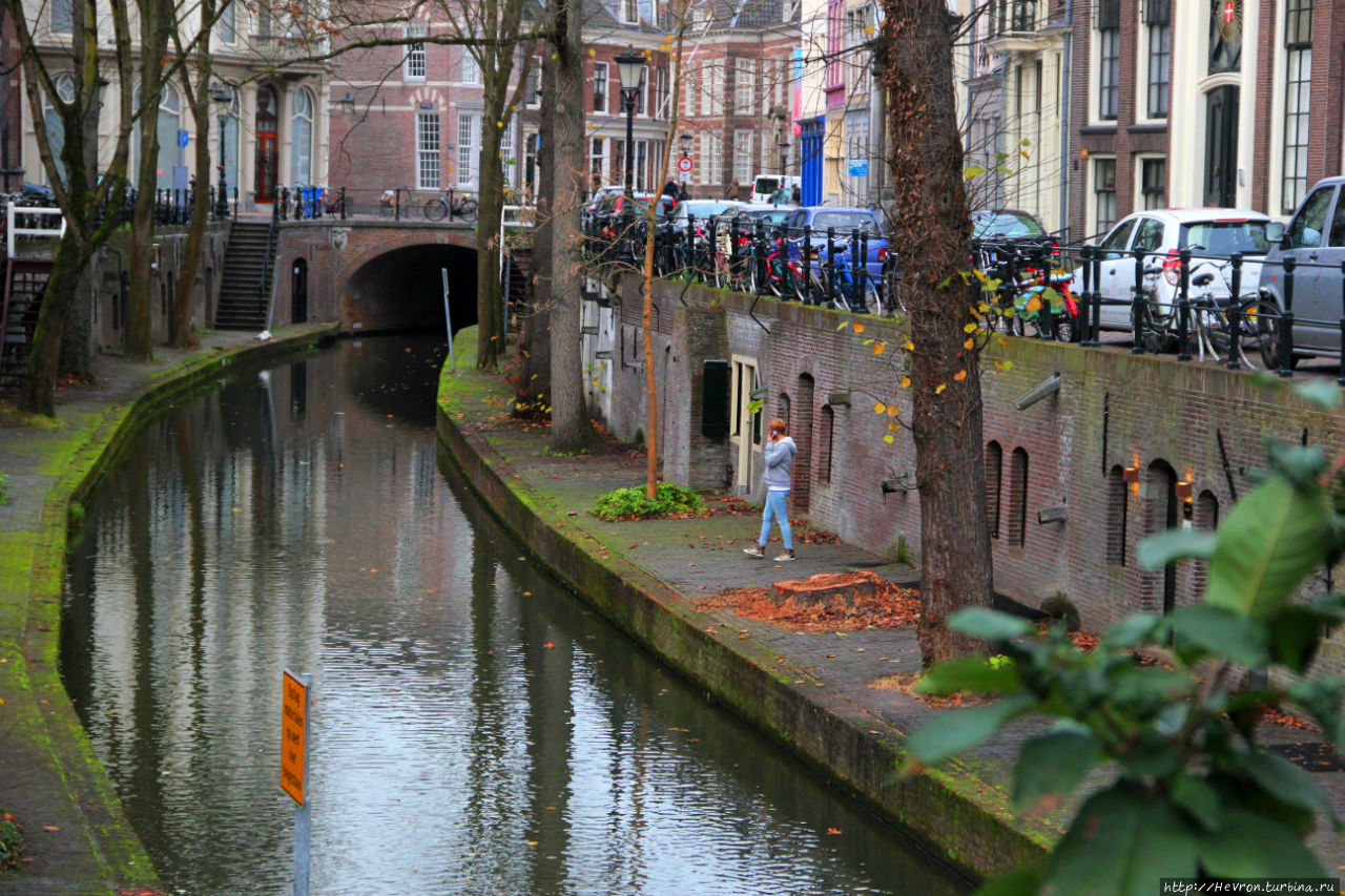 Утрехт и его двухярусный канал Аудеграхт Утрехт, Нидерланды