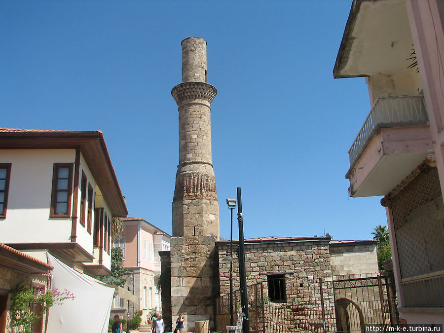 Усеченный минарет Анталия, Турция