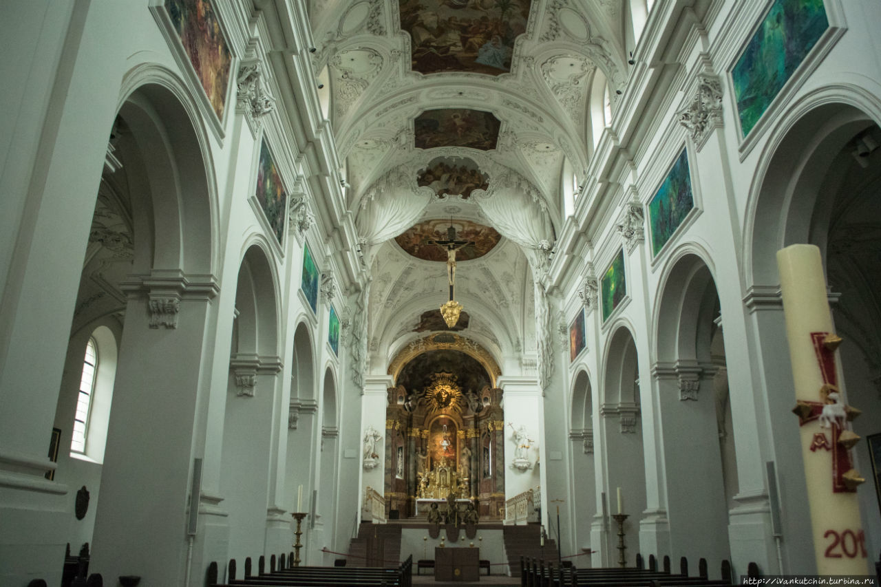Церковь Ноймюнстер, центральная часть Вюрцбург, Германия